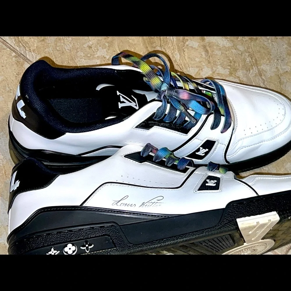 Louis Vuitton sneakers - Picture 2 of 5
